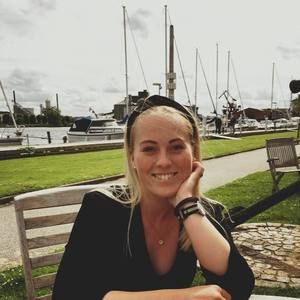 Meet your Posher, Lena